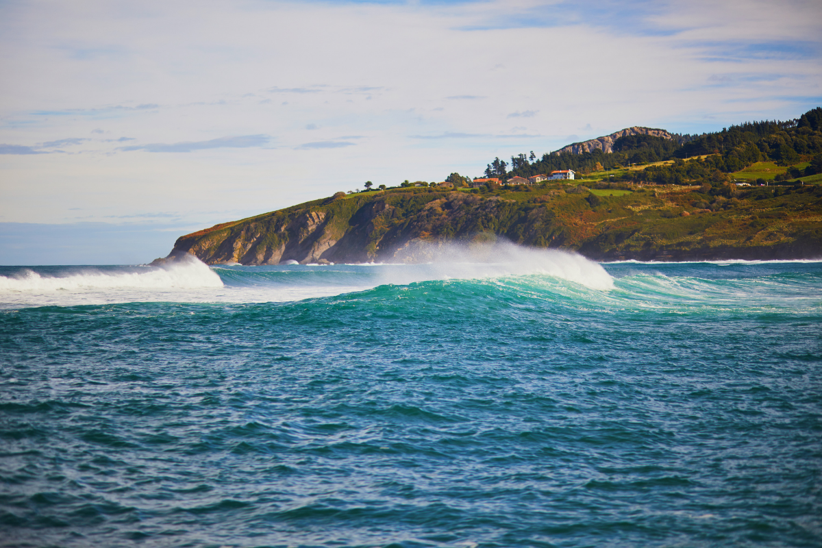 mundaka surf beach