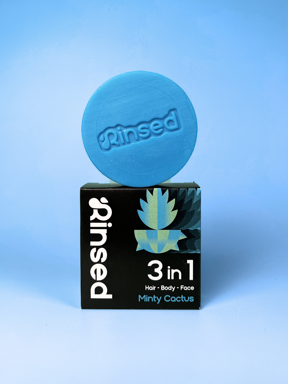 Minty Cactus 3-in-1 Stück neben seiner Rinsed Verpackung